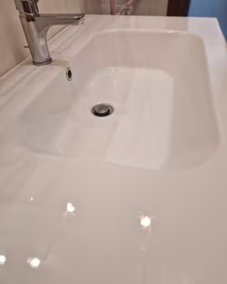 lavabo da bagno con mobile