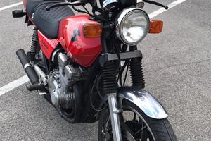 Suzuki GSX 400 F