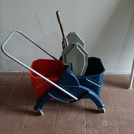 Carrello per pulizie