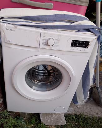 lavatrice usata poco comprato un anno fa  come nuo