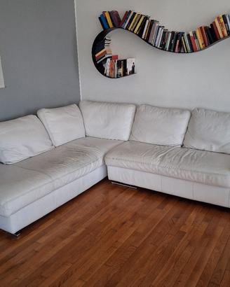 Divano in pelle bianco