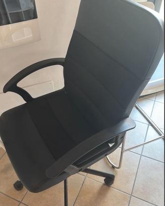 sedia da ufficio con rotelle