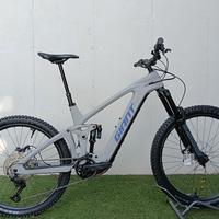 NUOVA GIANT REIGN E+2  2026(PREORDINE)