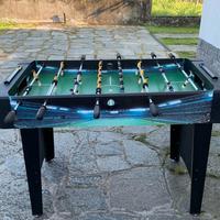 calcio balilla ragazzo