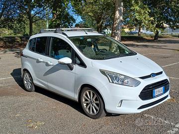 Auto Ford B-MAX