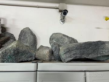 Rocce artigianali per acquario svuotate all’intern