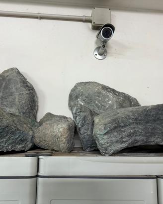 Rocce artigianali per acquario svuotate all’intern