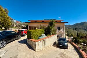 Villa a Montelepre, Contrada Finaita