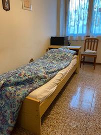Letto singolo, Armadio, Comodino e Mensole