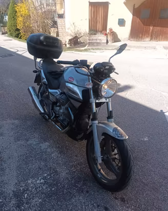 Guzzi Breva 750