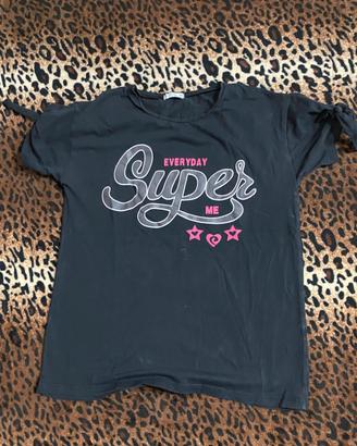 💖 T-Shirt Nera Stampa "Super Me"