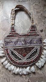 Borsa ricamata a mano