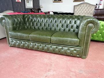 Chesterfield divano 3 posti in pelle vintage verde