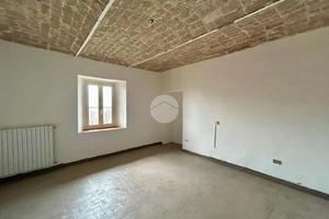 CASA SEMINDIPENDENTE A ALFIANO NATTA