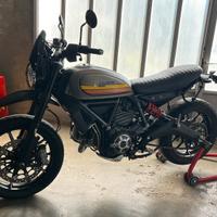 Scrambler Urban Enduro Special (8000 Accessori)