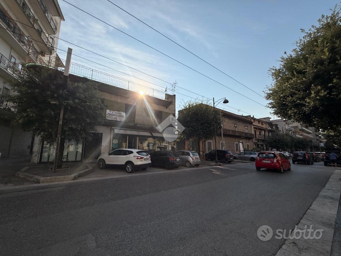 NEGOZIO A MELITO DI NAPOLI - Vista 5