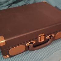 Giradischi a valigetta in pelle