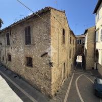 3 LOCALI A NARNI