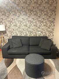 Divano 3 posti con pouf
