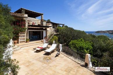 Villa di 220 m² con più di 5 locali a Arzachena