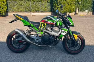 KAWASAKI Z 750 .