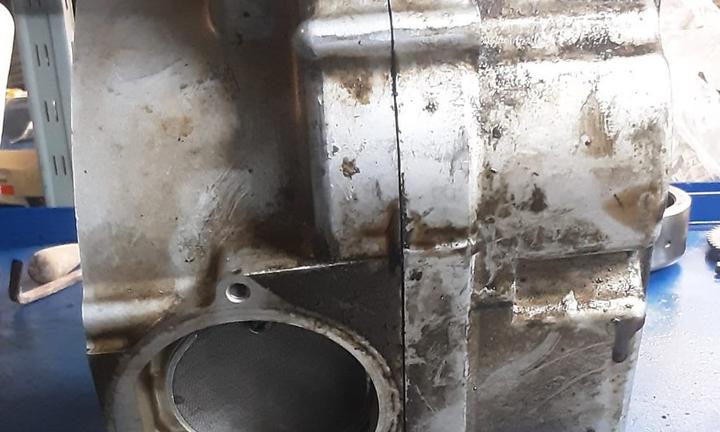 Coppia carter SUZUKI GZ 250 MARAUDER 99/07 COMPATI