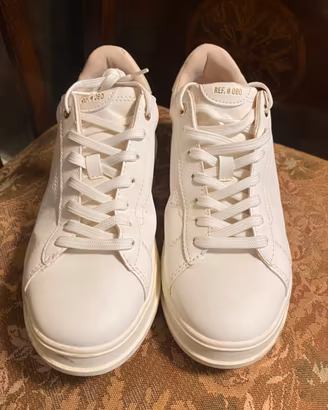 Snakers donna