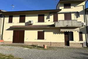 Casa indipendente con box