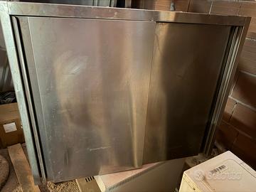 PENSILI E MOBILE LAVELLO IN ACCIAIO INOX