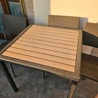 Tavolo da esterni