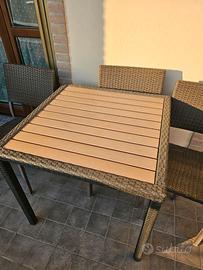 Tavolo da esterni