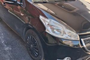 Auto peugeot 208  1.4 diesel anno 2013