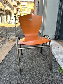 Sedie in legno e metallo