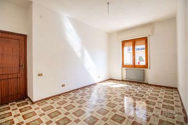 Ampio trilocale al secondo piano