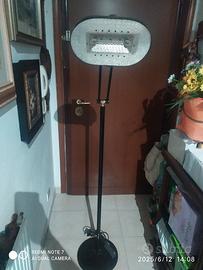 Lampada a piantana da pavimento