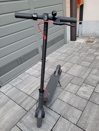 Xiaomi Mi Electric Scooter Pro Monopattino