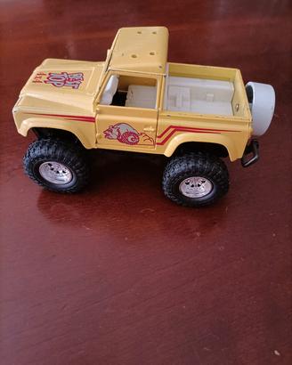 Land Rover station wagon 