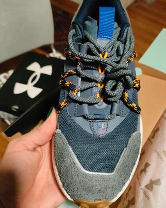 scarpe da running ammortizzate Under Armour 