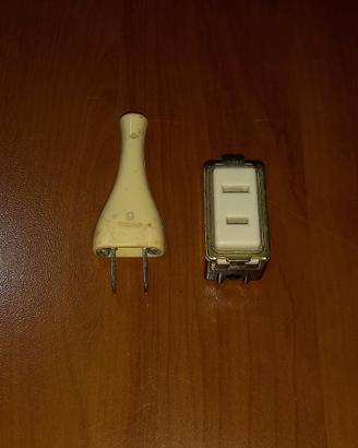 PRESA UNIVERSALE USA, BTICINO SERIE MAGIC, A  5025