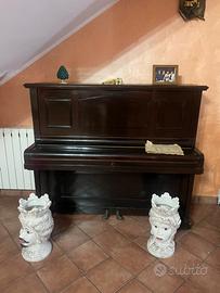 Pianoforte verticale in legno – Stile classico