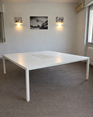 Tavolo riunioni conferenza coworking