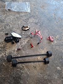 Accessori per Bmw F 900 R e per Aprilia Tuono V4