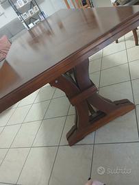 tavolo il legno allungabile .