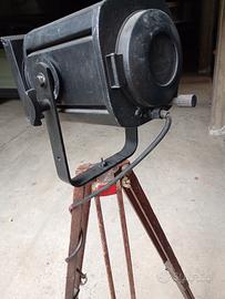 Faro Besnard Paris vintage anni ’20 con treppiede