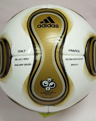 2006 Fifa world Cup Adidas Teamgeist
