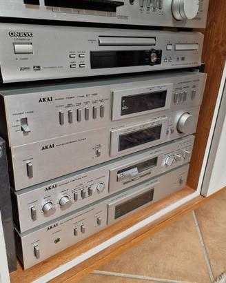 amplificatore pre e finale AKAI