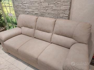 DIVANO ECOPELLE 3 POSTI A GALLIPOLI!!!!