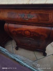 compose   un Como  e  2 comodini 