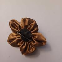 Elegante spilla vintage a fiocco