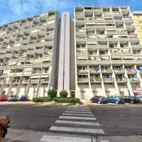 Via Galilei 5 vani doppi servizi. Cantina